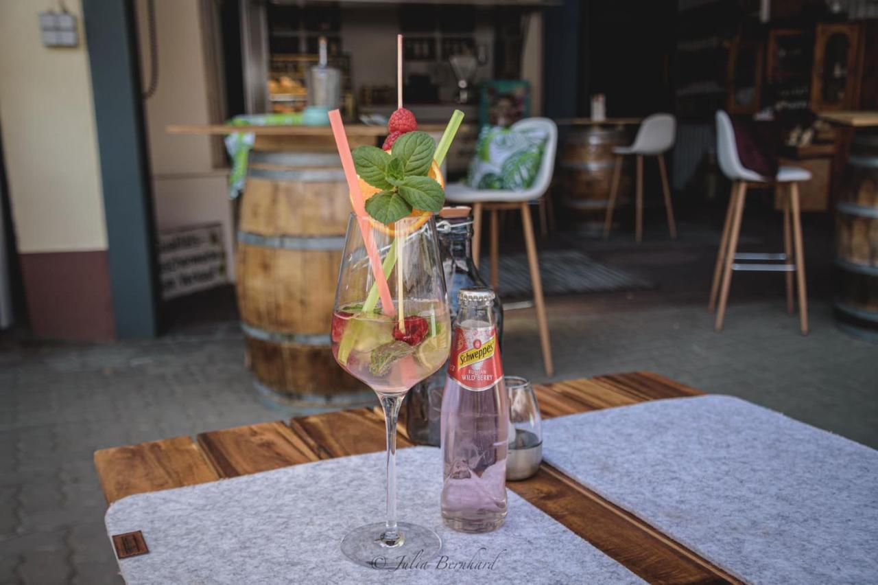 Weingut Und Gaestehaus Vongerichten Oberhausen  ภายนอก รูปภาพ