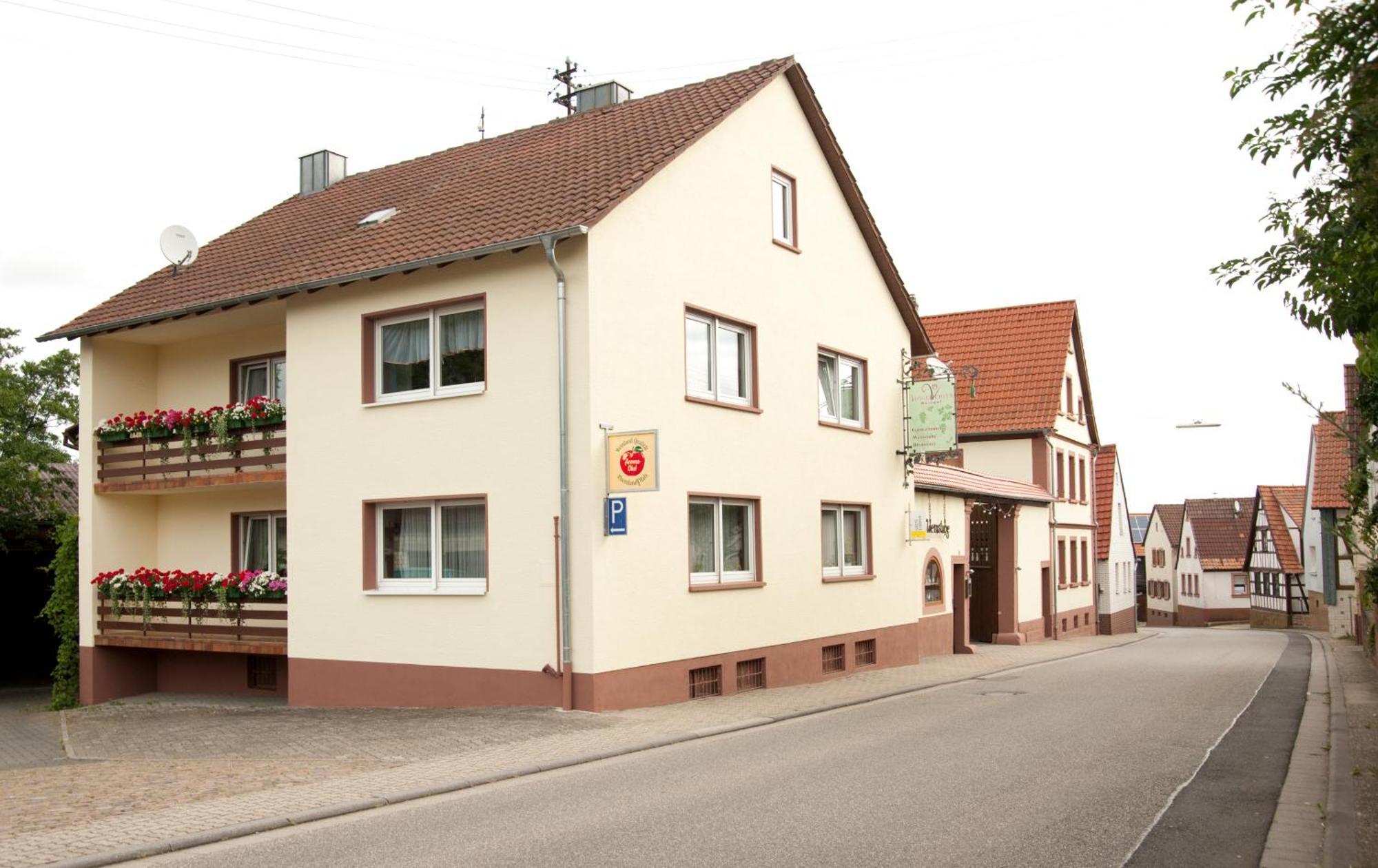 Weingut Und Gaestehaus Vongerichten Oberhausen  ภายนอก รูปภาพ